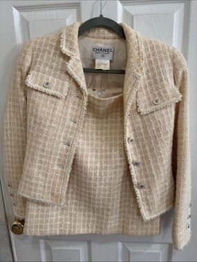 CHANEL Cream Tweed Jacket and Skirt set